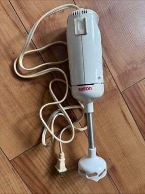 Salton White Handheld Immersion Blender